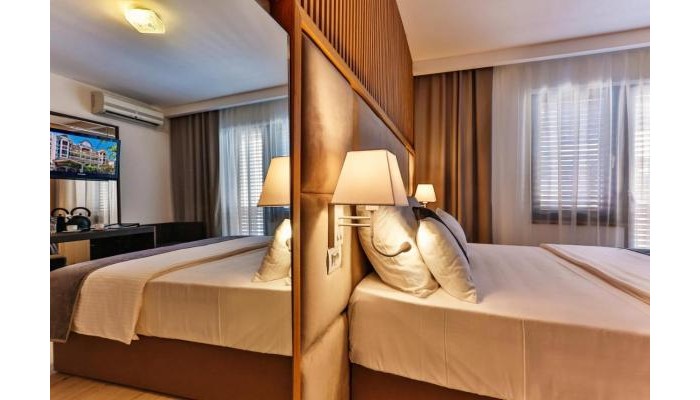 Villa Dvor Kornic poza 4